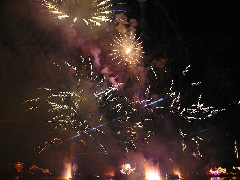 P1020227.JPG - EPCOT- fireworks show