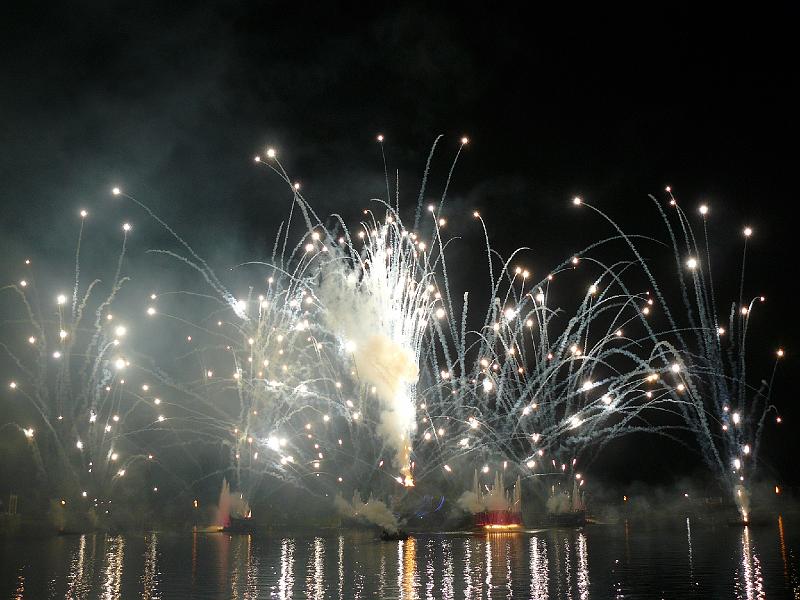 P1020234.JPG - EPCOT- fireworks show