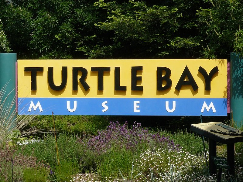 Turtle Bay Museum entrance sign