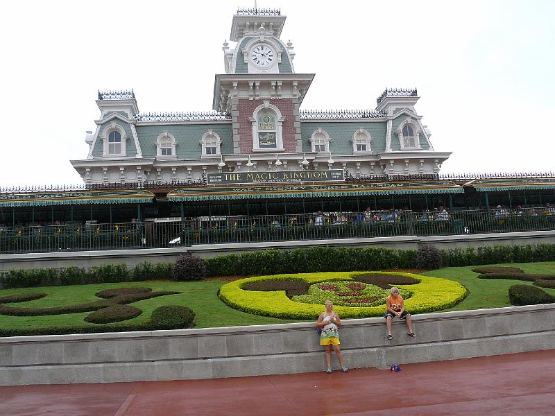 P1020183.JPG - Magic Kingdom- things to see and do.